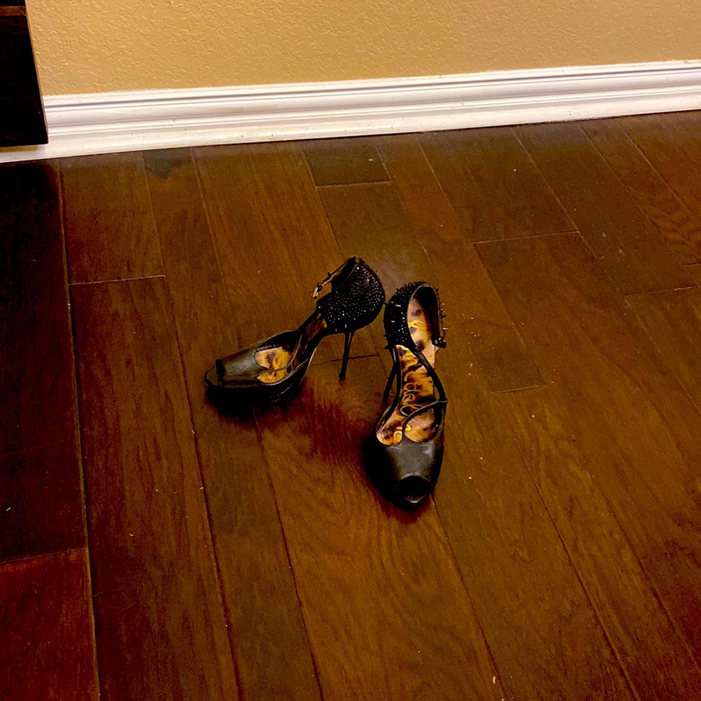 size 10 .. black